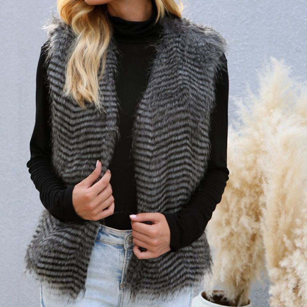 Hot Kiss Faux Fur‎ Reversible Teddy Vest Size Large C48